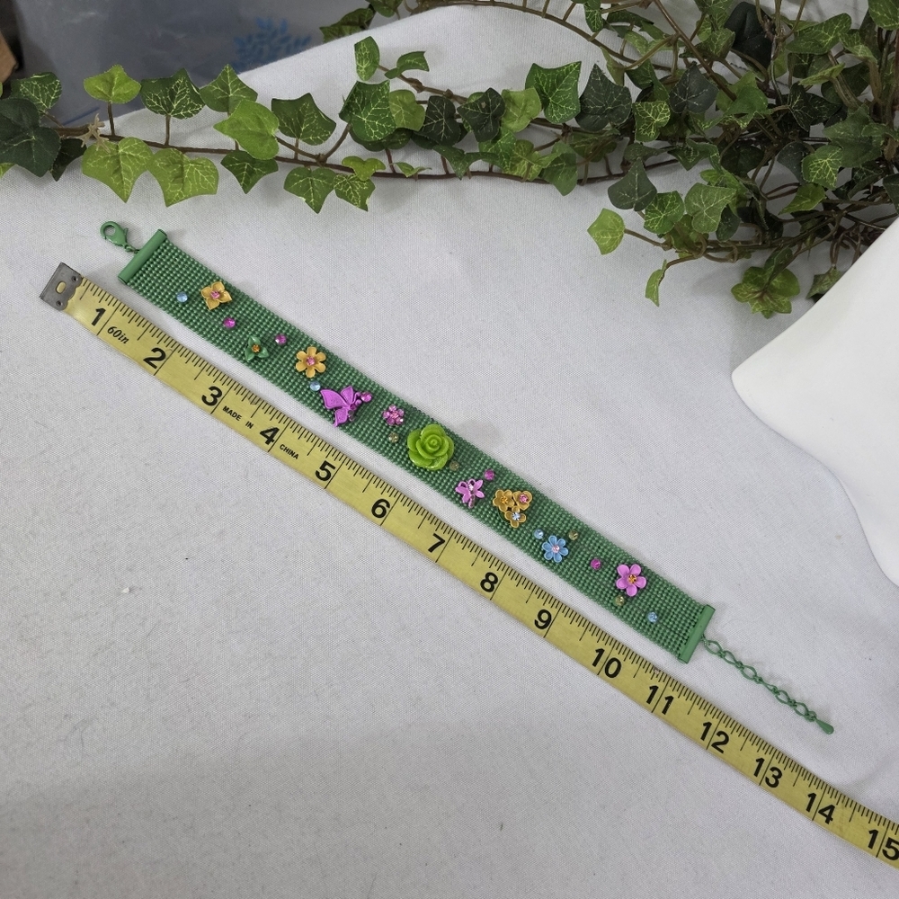 Green Mesh Floral Garden Choker Necklace - Picture 8 of 8